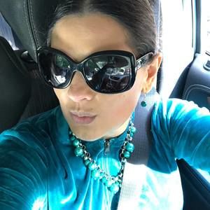 Meet your Posher, Sandra